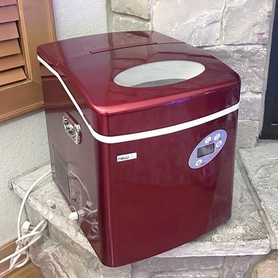 Woking NewAir AI-215 Red 50lb Per Day Portable 3-Size Ice Maker AI-215R
