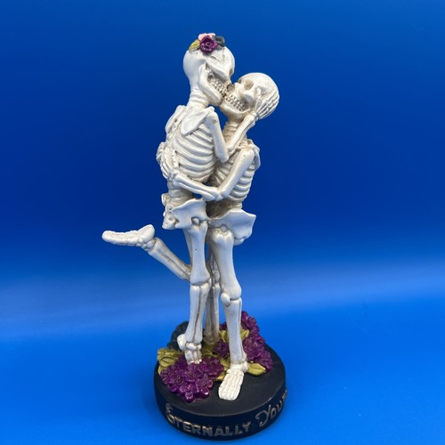 Statuina coppia scheletro eternamente tua romantica decorazione gotica alta 7,5” Ashland - Foto 3 di 5