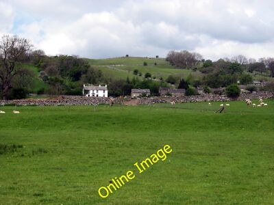 Photo 12x8 Appletreewick, Wharfedale The New Inn public house is the one w c2007