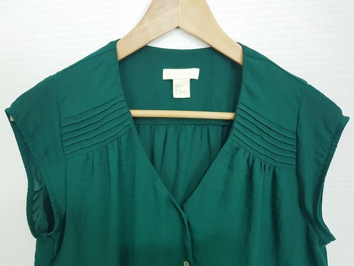 H&M Conscious Size US 6 Bottle Green Sheer Shirt Blouse Top with Shell Buttons - Picture 3 of 6