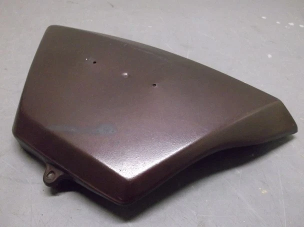 Cubierta lateral derecha usada para Kawasaki KZ440B, KZ400D y KZ400B Foto 3 de 4