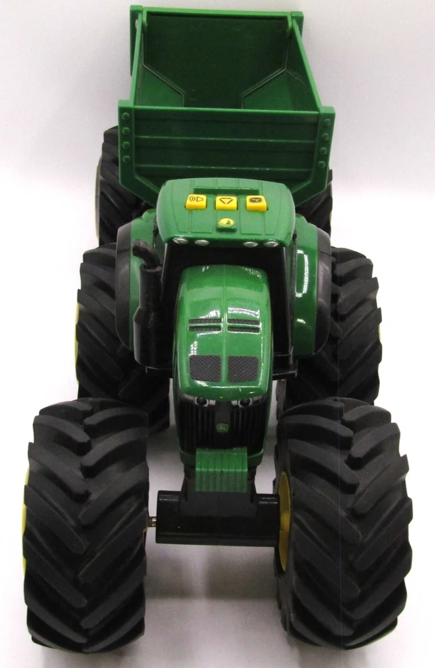 Tractor Tomy John Deere con remolque/carrito agrícola. Foto 3 de 4