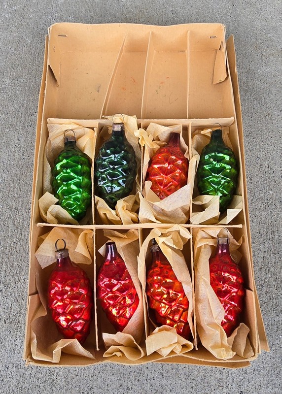 Lot of 8 Antique Glass Red & Green Pinecone Christmas Ornaments Germany in Box