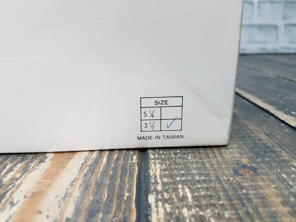 SEALED Microsoft MS-DOS Operating System Ver 5 on 3.5 Disks Big Box OEM PC - Image 4 of 4