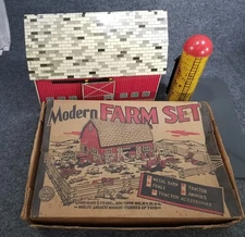VTG MARX SUNNYFIELD FARM SET TIN LITHO BARN AND FARM ANIMALS IOB