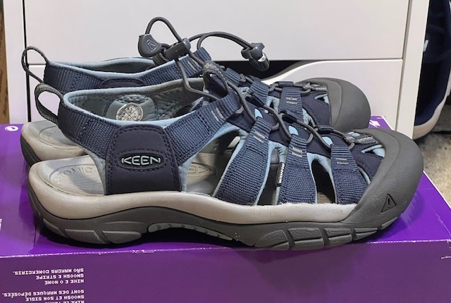 Scarpe da trekking Keen donna Newport H2 Navy Magnet taglia 9 5 sandalo acqua senza scatola