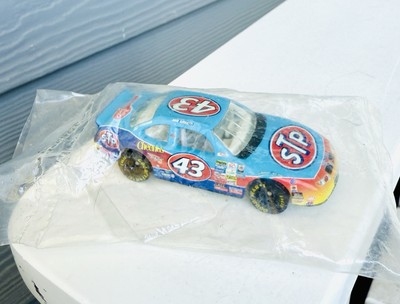 STP 43 John Andretti Limited Edition Diecast Richard Petty 1/64 Sealed Baggie