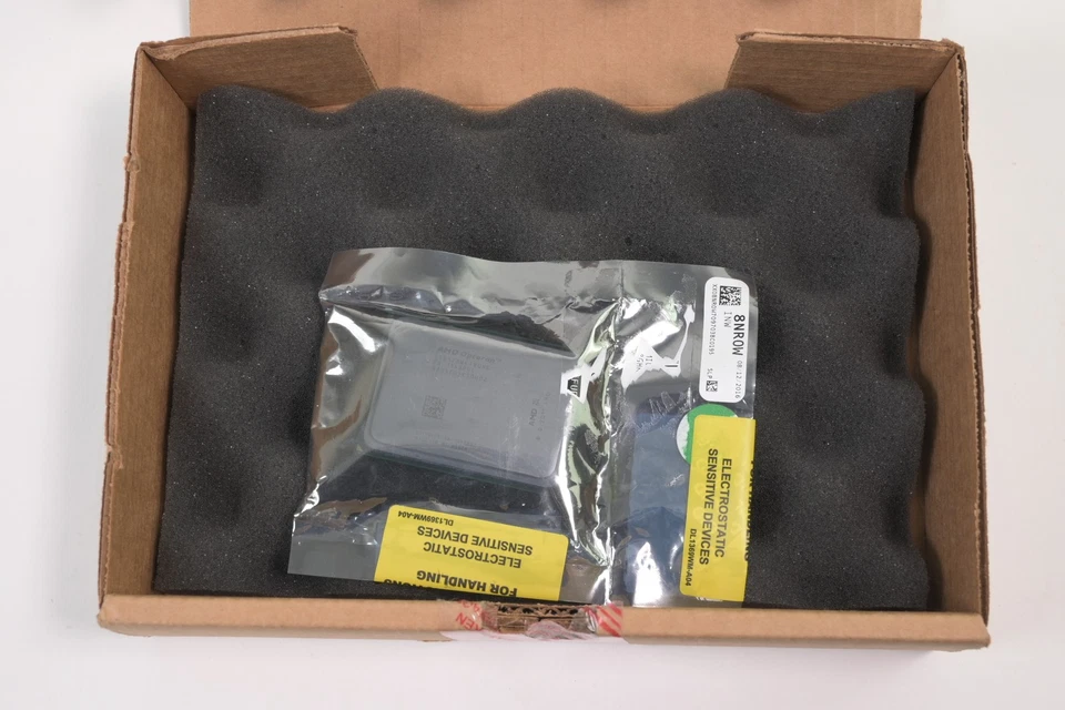 AMD Opteron 6328 8 Core Processor 3.2GHz 16MB Cache 115W 32nm 6.4GT/s 8NR0W - Image 2 of 3