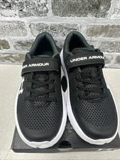 UNDER ARMOUR SURGE 4 AC 2Y Kids SHOES black/white NIB 3027104-001