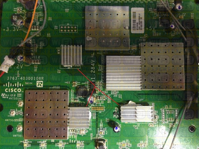 Cooling Fan mod for LINKSYS E2000 WRT320N E2500 E3000 E4200 WRT400N EXTREME MOD