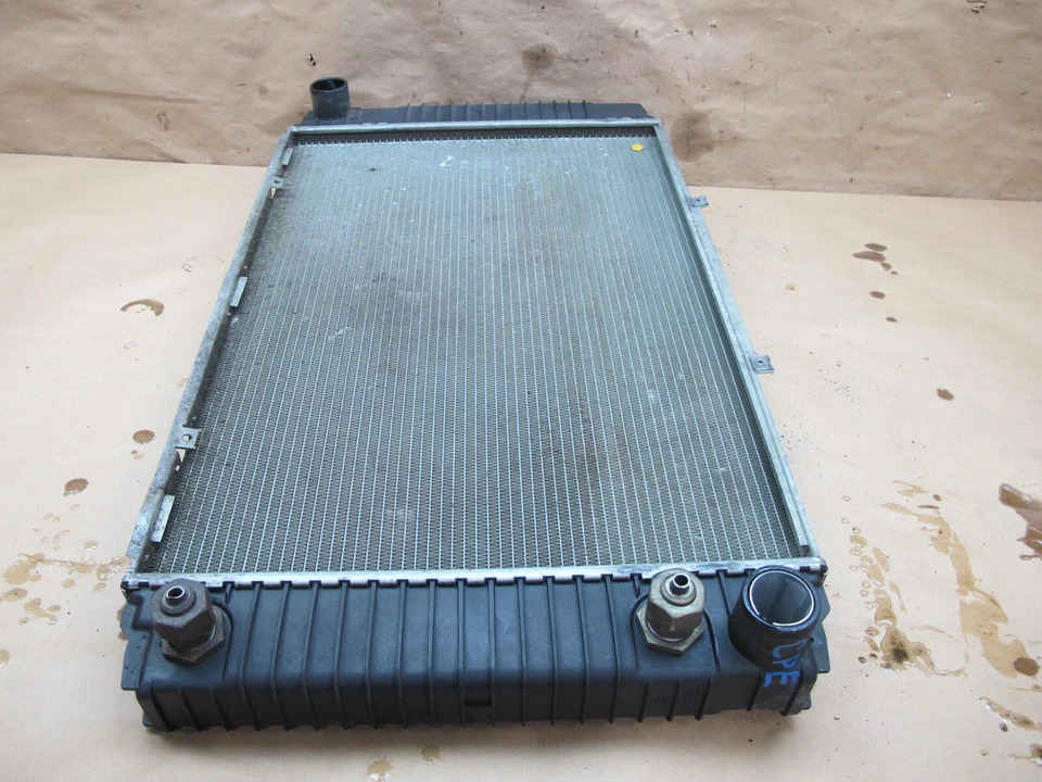 1990-1995 PORSCHE 928 S4 A/T RADIADOR DE REFRIGERAÇÃO DO MOTOR 92810604203 - Imagem 4 de 4