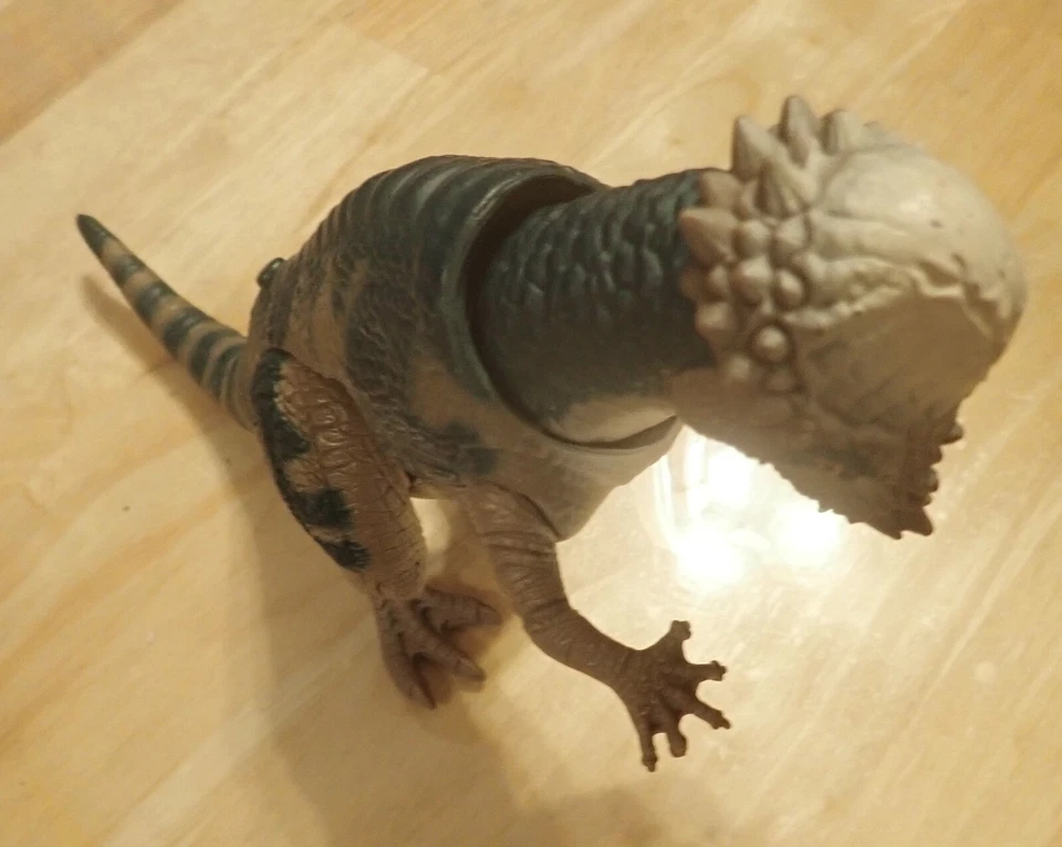 Jurassic Park Lost World Pachycephalosaurus Dinosaur JP23 Ram Head Vintage  - Image 3 of 4