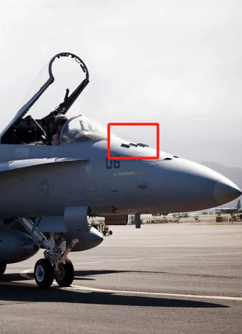 Antenas cortadoras de pájaros personalizadas 1:18 F-18C IFF para BBI Elite Force F-18 pintadas Foto 2 de 3