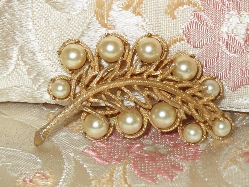 Vintage Brosche goldfarben Blatt mit großen Kunstperlen signiert SA * Sarah Coventry - Bild 9 von 12