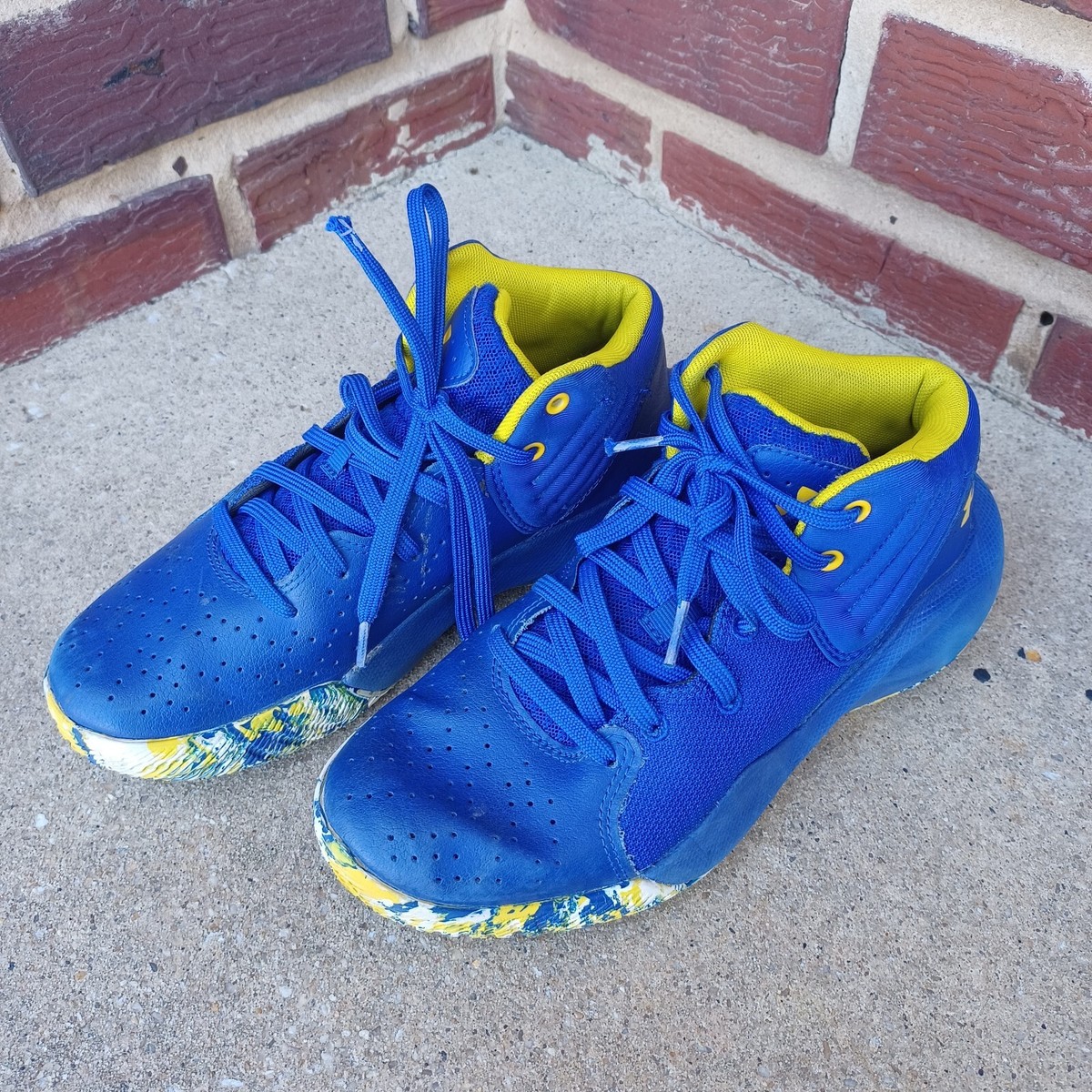 Under Armour Boys Youth Size 5 Jet '21 Basketball Shoes Blue