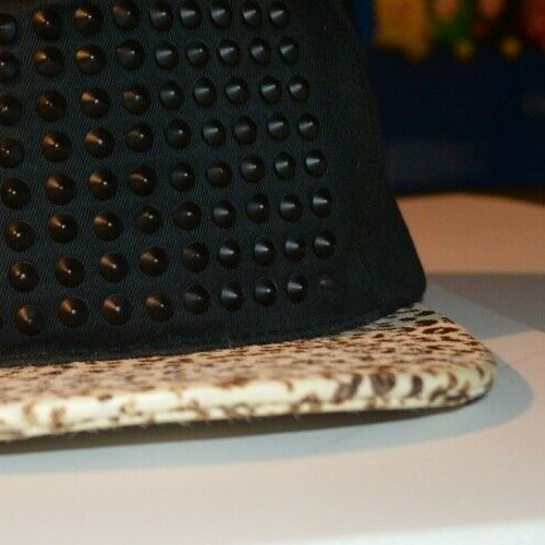 PONY Cappello snapback STAMPD unisex capelli di cavallo drogato borchie (raro) nero a pois