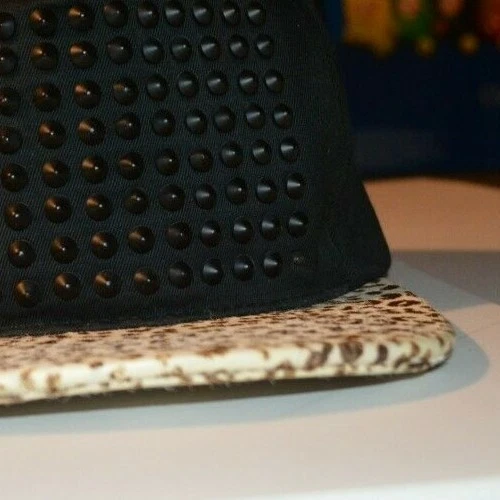 SELLADO Unisex Pelo de Poni Droga Tachonado Snapback Sombrero (Raro) Lunares Negros Usado Foto 4 de 4