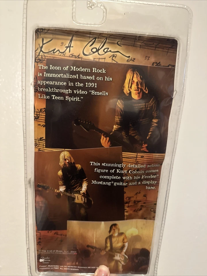 FIGURA DE ACCIÓN NECA KURT COBAIN 7’ 2006 TOTALMENTE NUEVA Foto 3 de 4