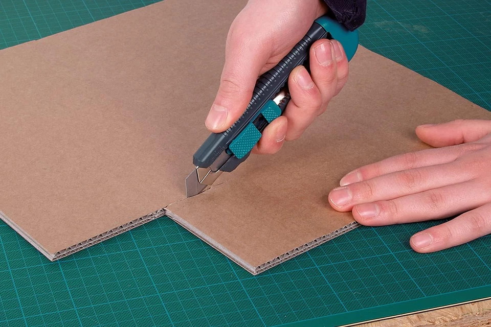 Cutter Con Lama a Spezzare Standard Da 18 Mm I 4146000 I Cutter in Plastica Con - Immagine 3 di 4