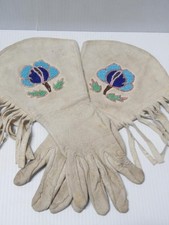 VINTAGE KOOTENAI MONTANA PLATEAU INDIAN LADIES BEADED GAUNTLETS - NICE FIND !