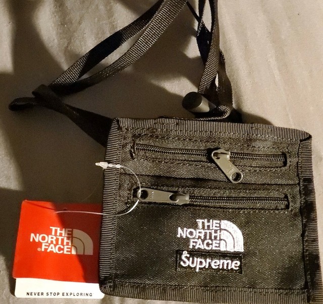 supreme the north face travel wallet