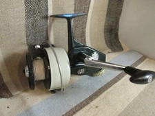 Vintage Zebco Abu Garcia Green Cardinal 7 fishing Spinning Reel