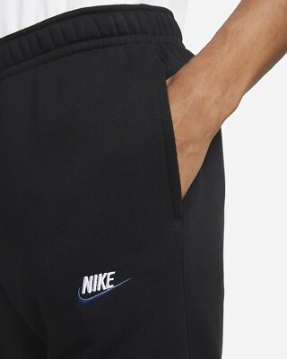 nike club casual fit cuffed sweatpants in black