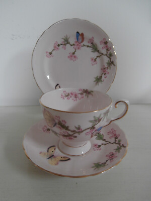 TOSKANISCHE FEINE ENGLISCHE KNOCHEN PININA HELLROSA TRIO TASSE UNTERTASSE & TEETELLER SCHMETTERLINGE
