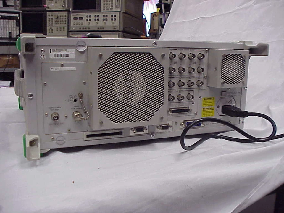 ANRITSU MG3681A GENERADOR DE SEÑAL DIGITAL 250KHZ-3GHZ RANGO DE FRECUENCIA-PROBADO- Foto 4 de 4