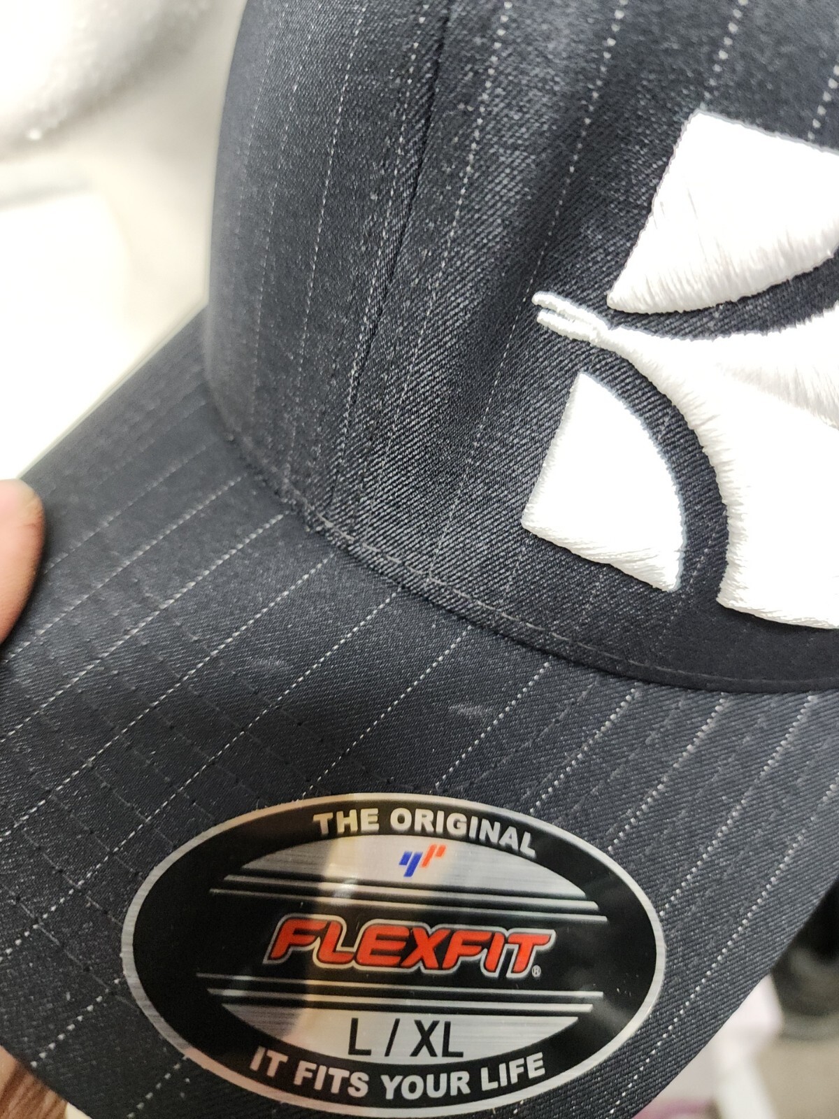 New Flexfit Krude Oil Field Drilling Rig Mens Black Pinstripe Hat Size L XL