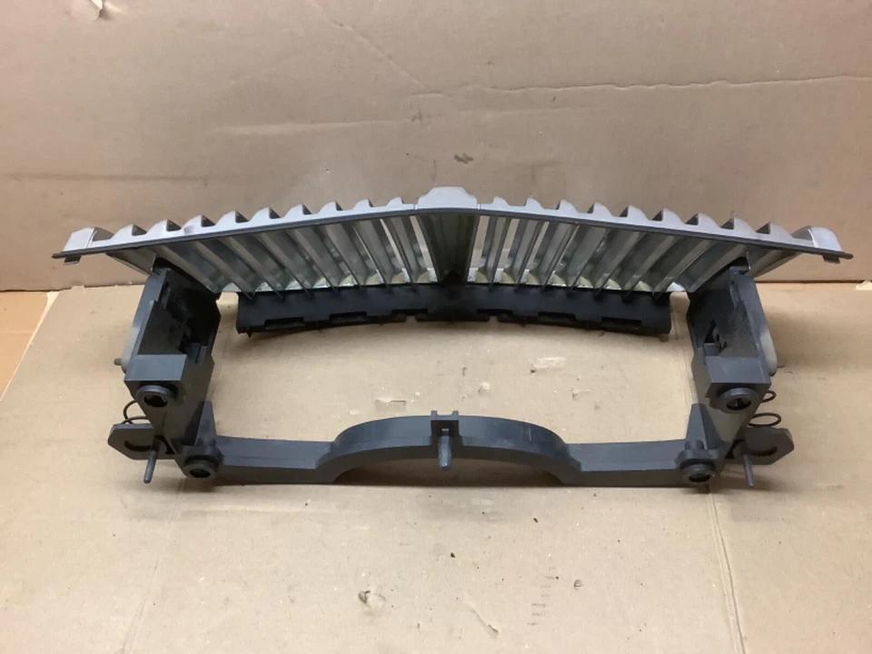 Lincoln Tow Car 1998-2002 completo cromo parrilla delantera y soporte de montaje OEM Foto 4 de 4