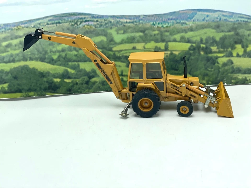 VTG 1/32 Ertl #1456 Ford 555 Backhoe Loader Yellow Construction Die Cast In Box - Image 3 of 4
