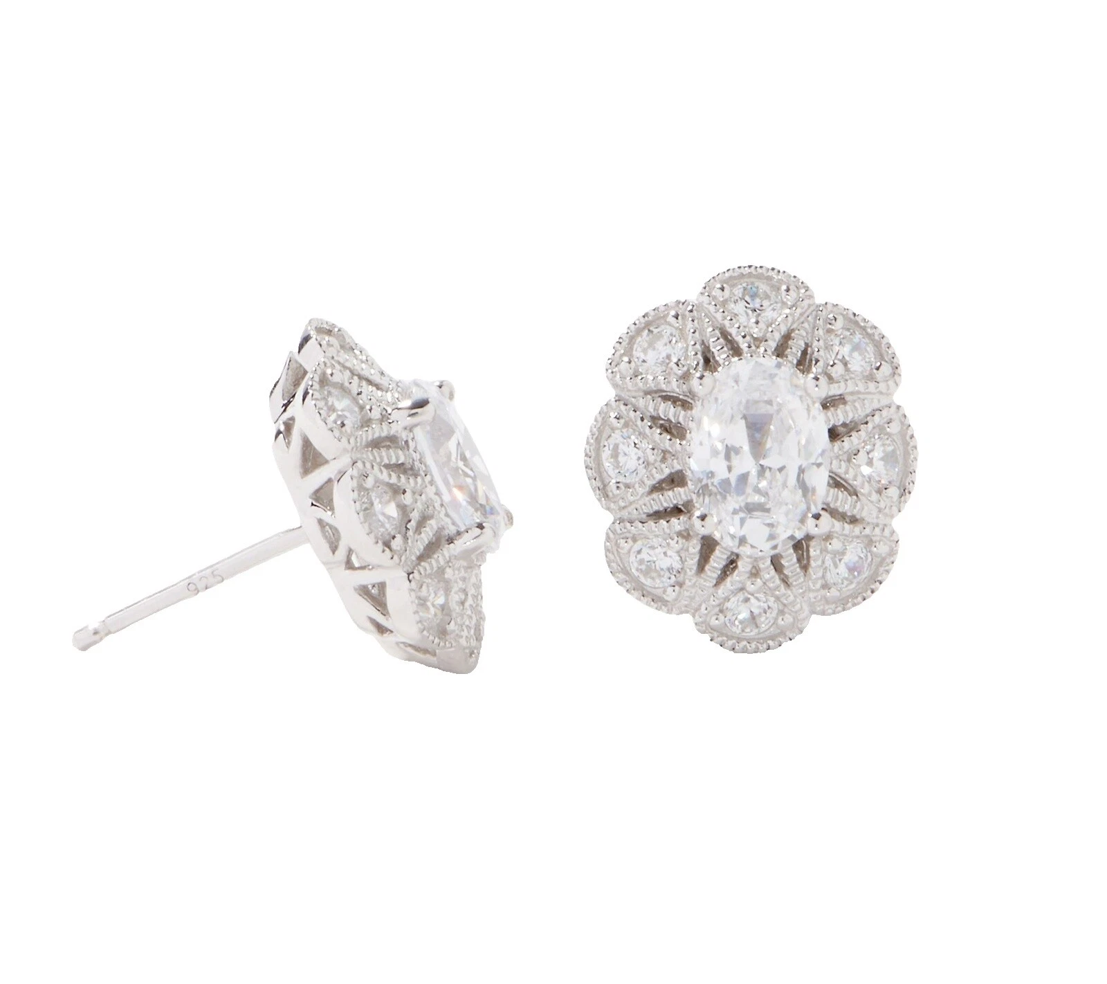 Pendientes de tachuelas Diamonique de moda