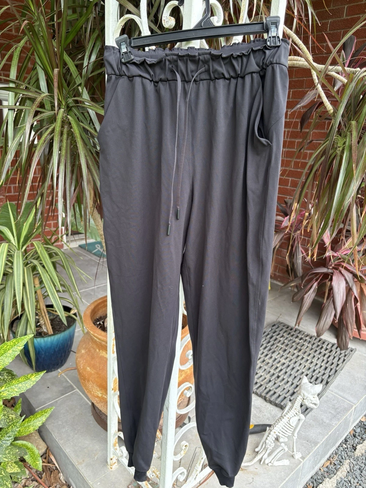 Lululemon Stretch High Rise Jogger Full Length Size 6 Black
