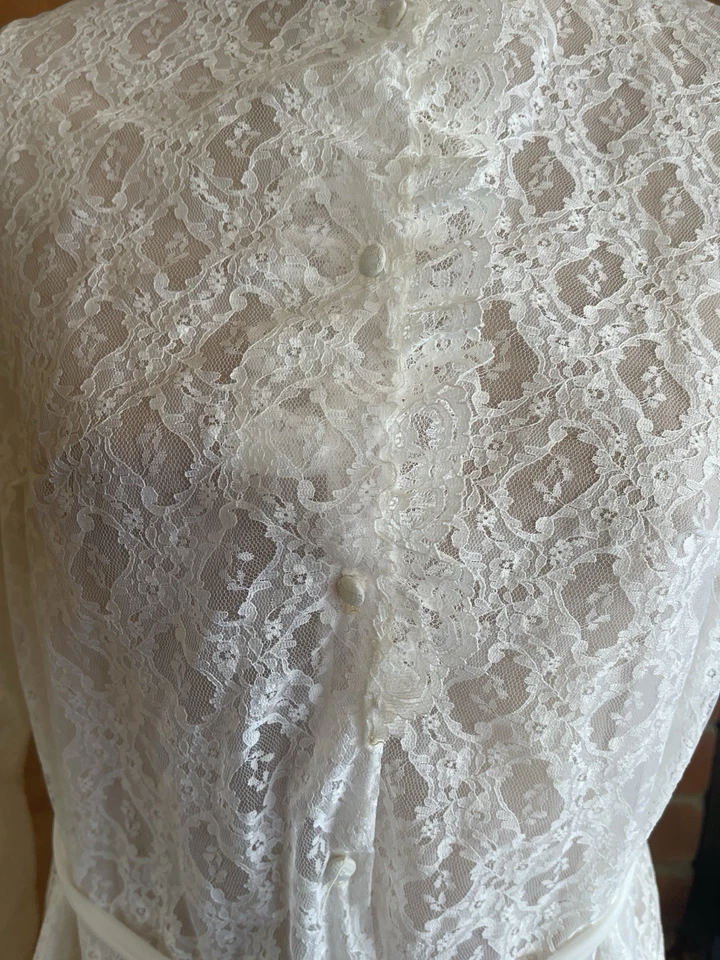 Maxi bata lencería larga vintage de encaje marfil Miss Elaine Foto 3 de 4