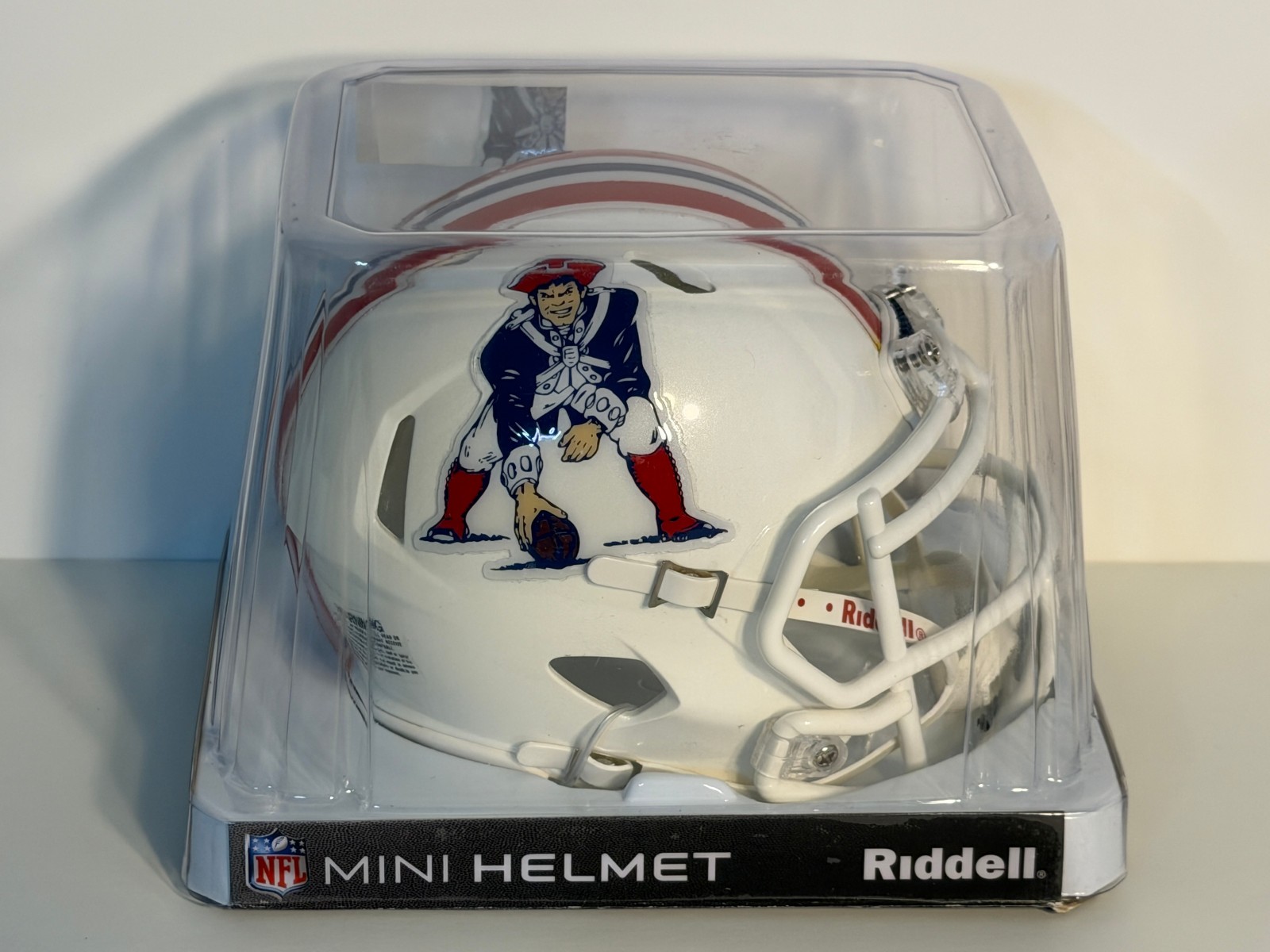 S - Select From 15 Different Helmets / 9 Teams