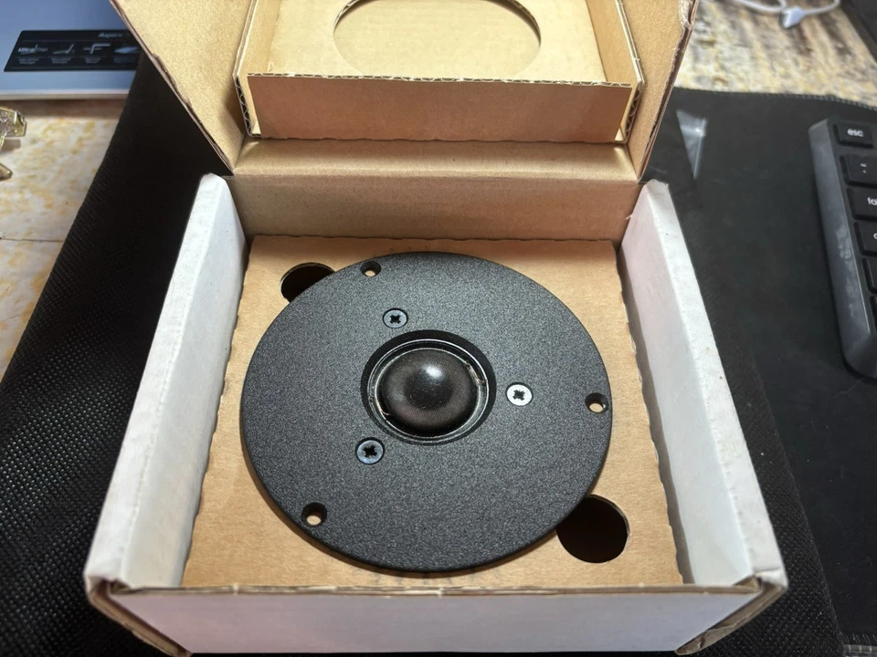 Par de Driver Tweeter Dynaudio D-28/2 Nº 81410 Hecho en Dinamarca Nuevo Caja Abierta Foto 4 de 4