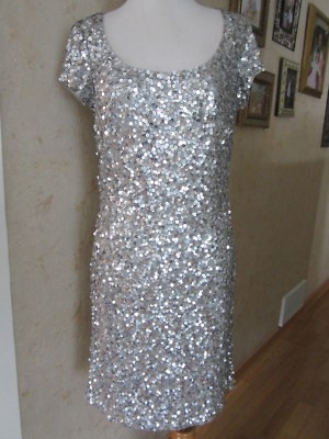 Adrianna Papell E-Live from Red Carpet Sequin Grey Silver Shift Dress Size 4