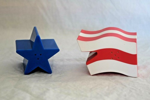 Star and Stripes US Flag Salt and Pepper Shakers - Picture 4 of 8