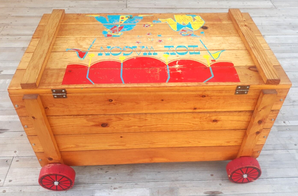 Excellent Graphics Vintage 1950's Wood Circus Lion, Clowns