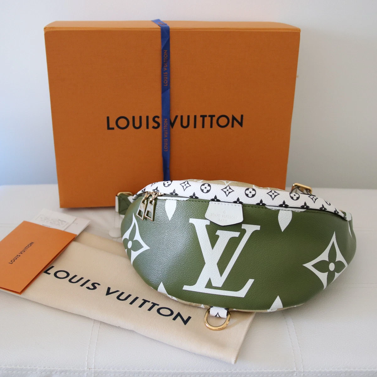 LOUIS VUITTON Monogram Canvas Bumbag MM MNG Crossbody Bag