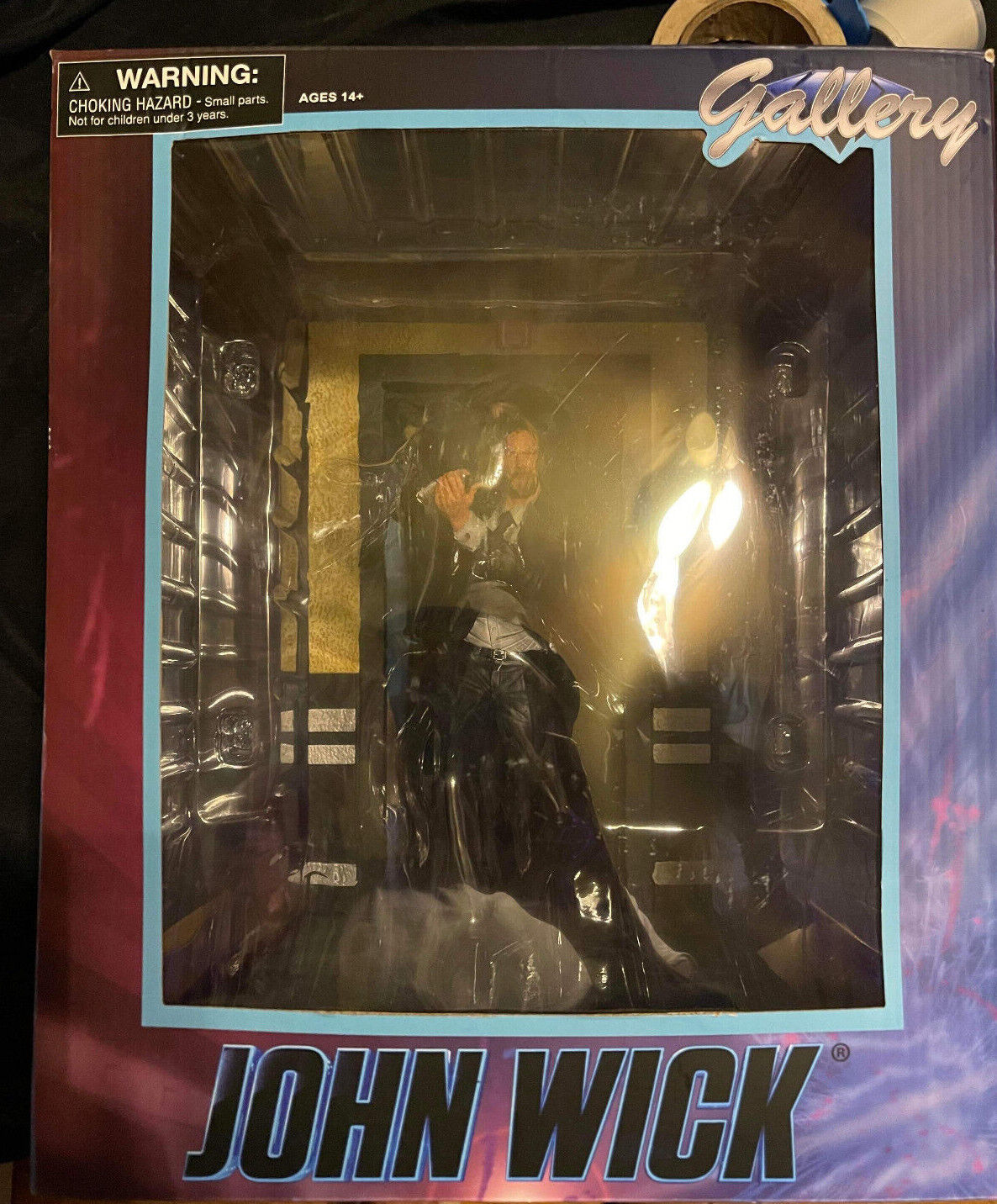 DIAMOND SELECT TOYS John Wick Gallery: Chapter 1 Premium Figure Diorama 