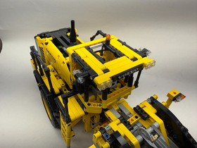 LEGO Technic Volvo L350F Wheel Loader 42030 Retired 2014 COMPLETE w/ Instruction