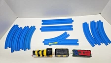 Thomas TrackMaster James Busy as a Bee 2007 w/Tender + 10 Track Pcs Works Tested