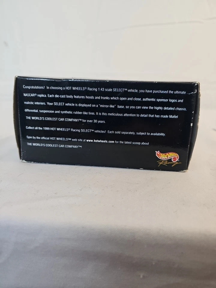 John Deere #97 1:43  Hot Wheels - Image 3 of 4