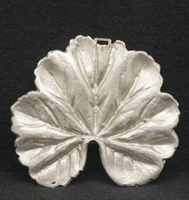 WA25163 VINTAGE 1970s  CUT-OUT LEAF  WESTERN STYLE ARTWORK BELT BUCKLE