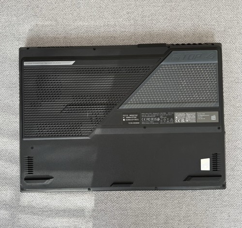 ASUS ROG Strix Scar 17 (Intel i9-12900H, RTX 3070 Ti, 16GB RAM, 2x 1TB SSD) - Imagen 4 de 4