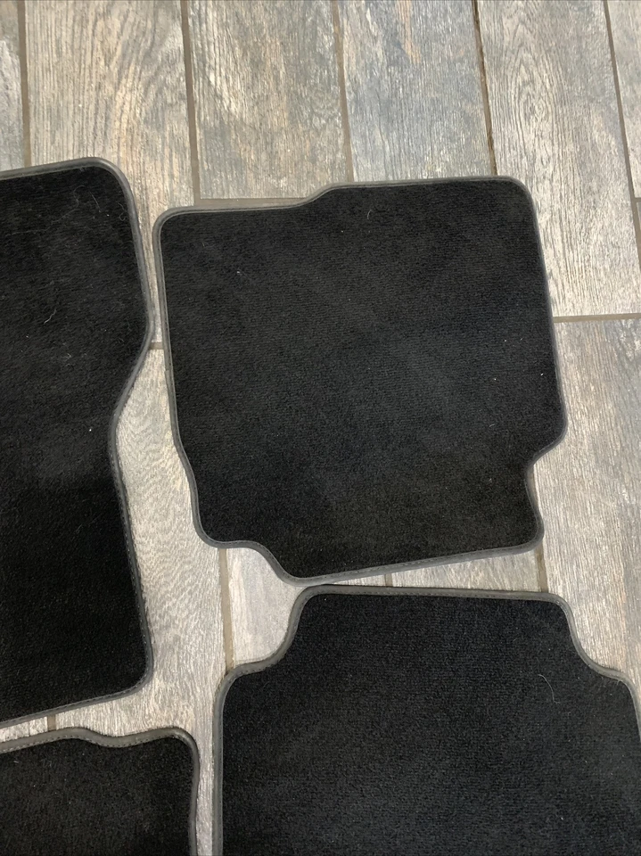 Juego de 4 alfombrillas interiores Ford Transit-150 2014-2018 OEM DT1Z1713086 Foto 3 de 4