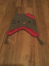 Girls OSFA Hello Kitty gray/pink knitted lined hat and scarf set gently used
