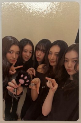 MEOVV 1st EP ALBUM [MY EYES OPEN VVIDE JELLY PAW ver.] Photo